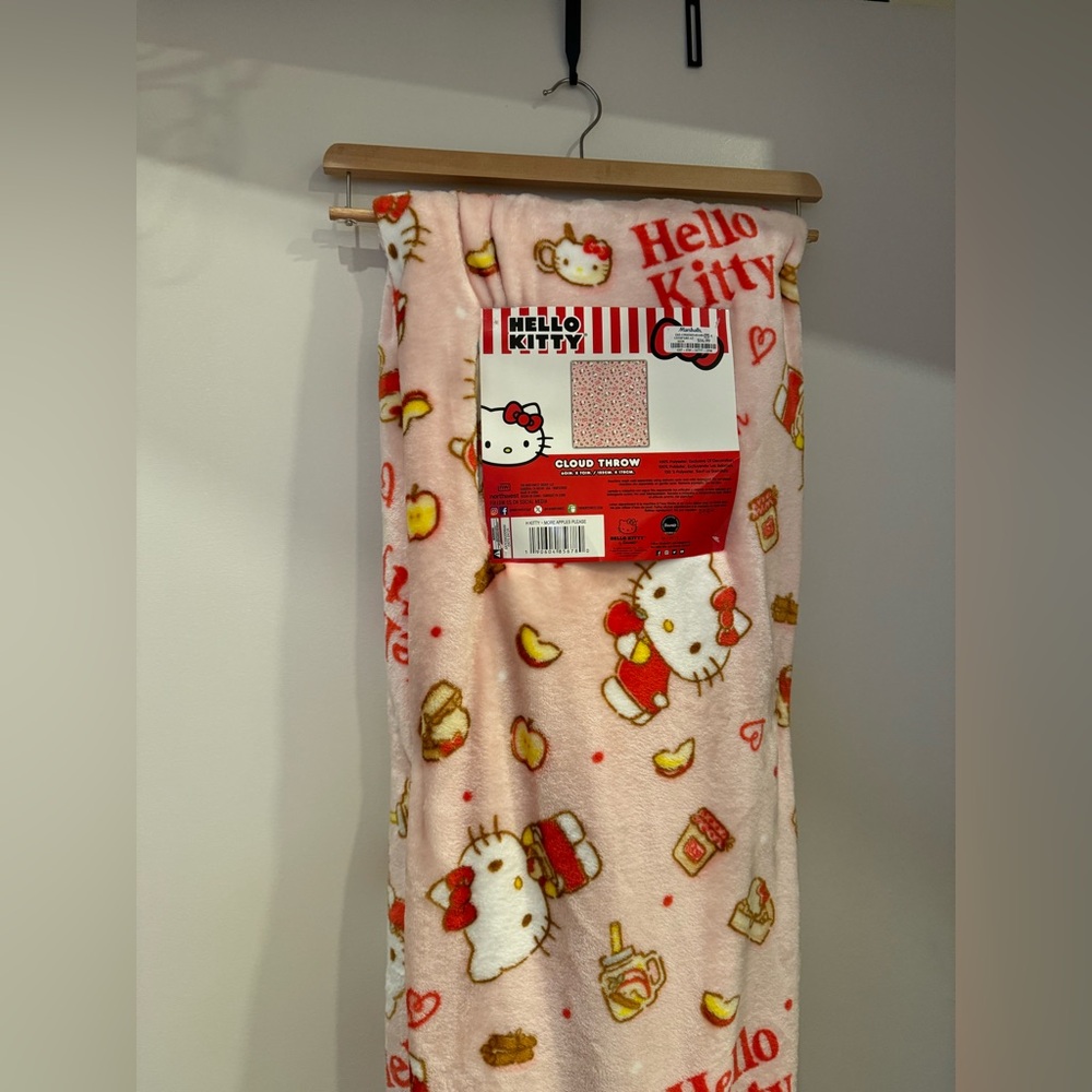 Hello Kitty Candy Apple Blanket